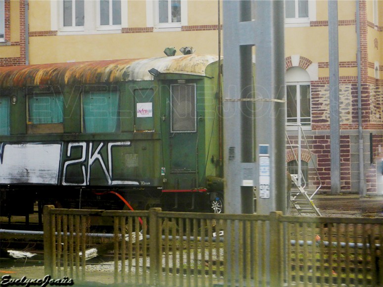 A TRAVERS LA VITRE - A Grande Vitesse 2